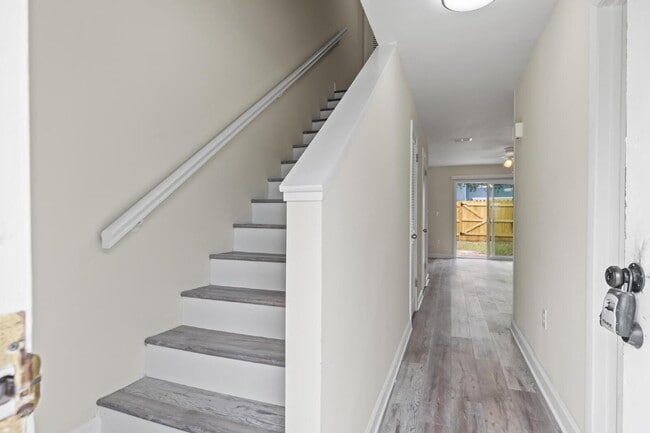 Building Photo - 11359 Bedford Oaks Dr