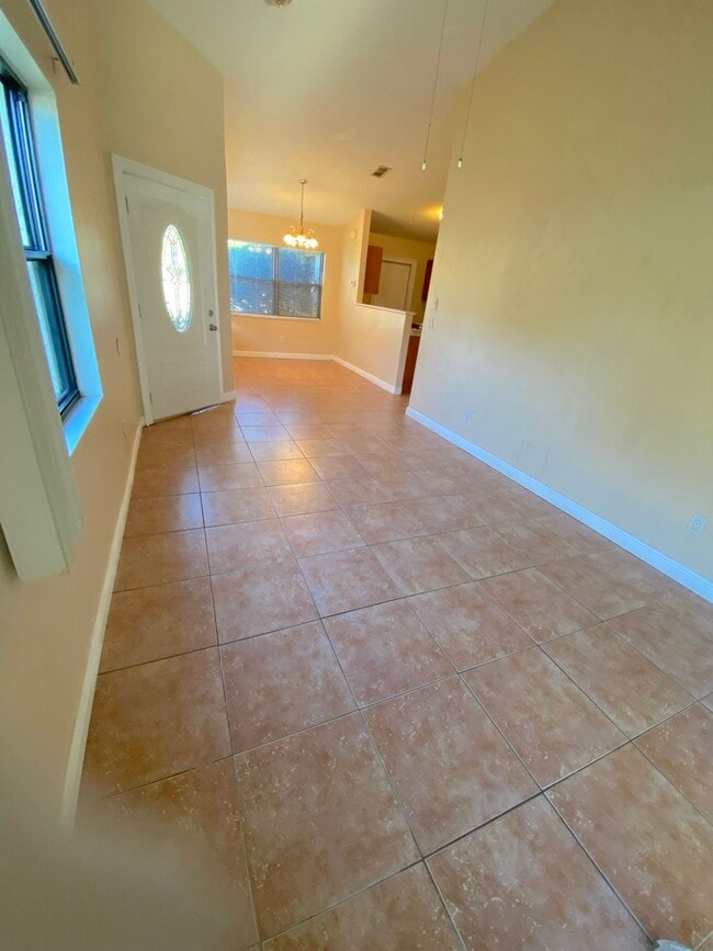 Building Photo - 4 Prosperity Ln