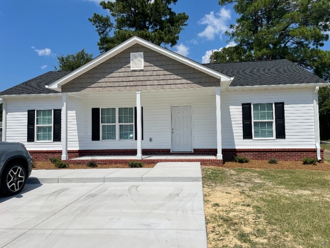 Building Photo - 521 E 15th St