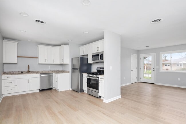 Photo - 2021 St Christopher Dr House