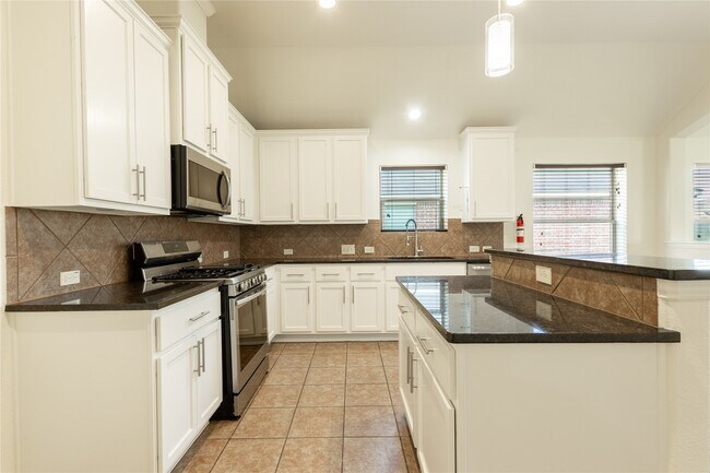 Foto del edificio - 23611 Starbridge Lake Ln