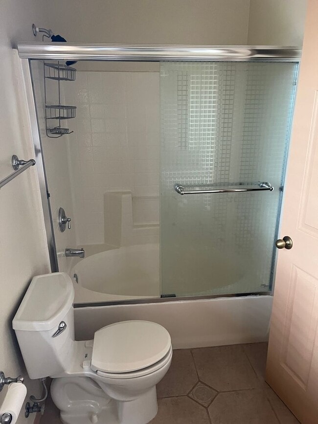 Foto del edificio - Spacious 3 Bedroom Home