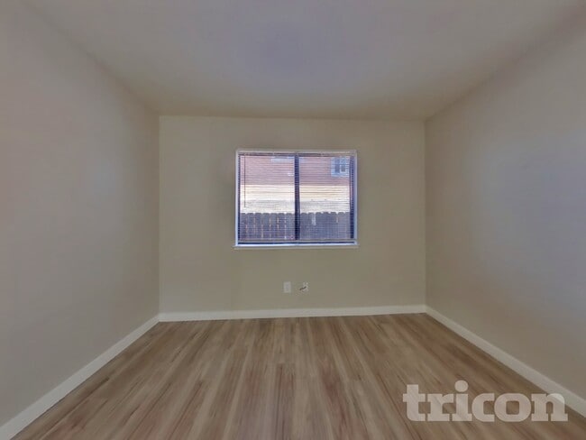 Building Photo - 254 Voyager Dr