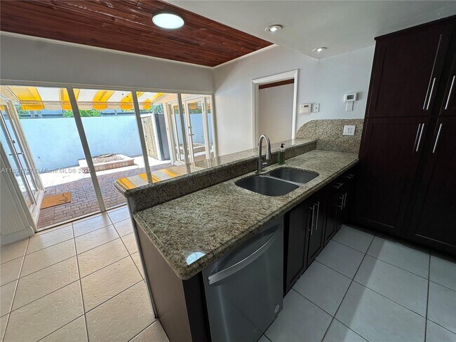 Foto del edificio - 6409 Turkey Run Terrace
