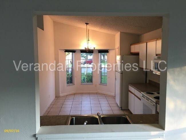 Foto del edificio - 13655 Glasser Ave