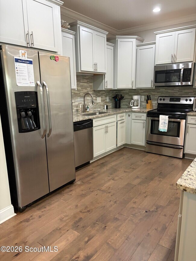 Building Photo - 1401 Mariners Cir