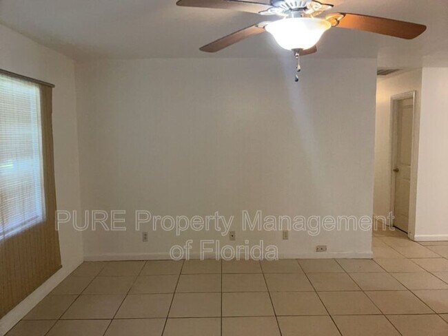 Foto del edificio - 5714 SE 4th St