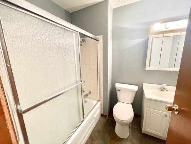 Building Photo - Brick Ranch 3 Bedroom Home with 3 Car Garage!
