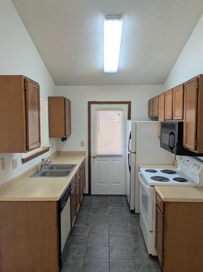 Foto del edificio - 4 Bedrooms In Cimarron Hills