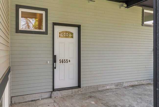 Building Photo - 5655 31st Ave SW