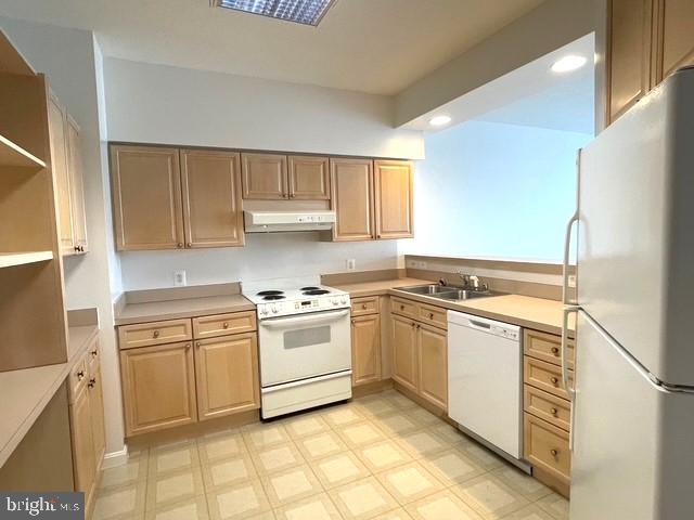 Building Photo - 3210 N Leisure World Blvd