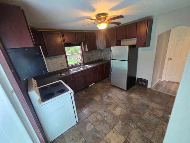 Foto del edificio - AVAILABLE August! - 3 Bed, 1 Bath Home In Cloquet!