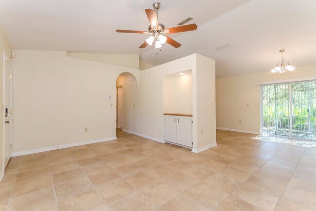 Foto del edificio - 2850 Laurel Rd
