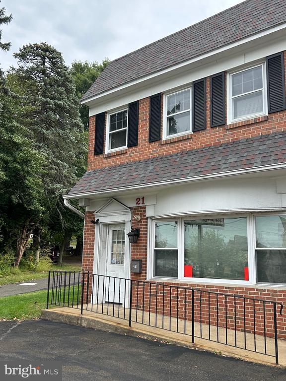 Primary Photo - 23 N York Rd