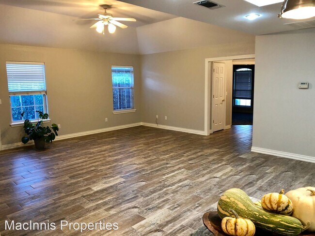 Building Photo - 3 br, 2 bath House - 12 Brennan Terrace