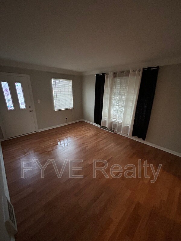 Foto del edificio - 17813 Grovewood Ave