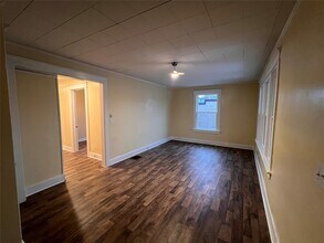 Building Photo - 155 Willow St