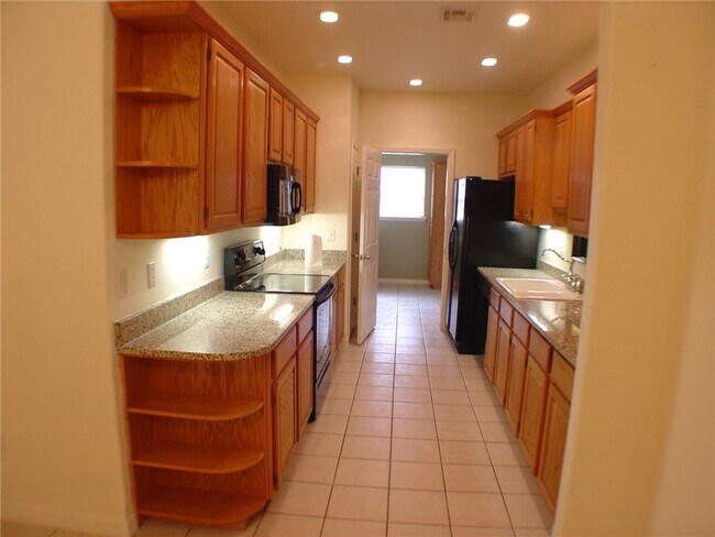 Building Photo - 73 Merritt Dr