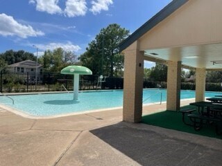 Foto del edificio - 10523 N Newpark Dr