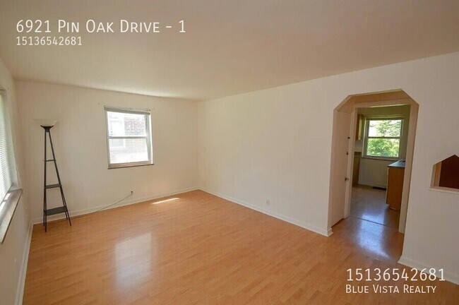 Foto del edificio - 6921 Pin Oak Dr