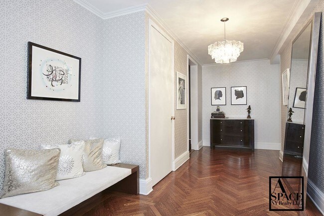 Building Photo - 105 East 88th Street