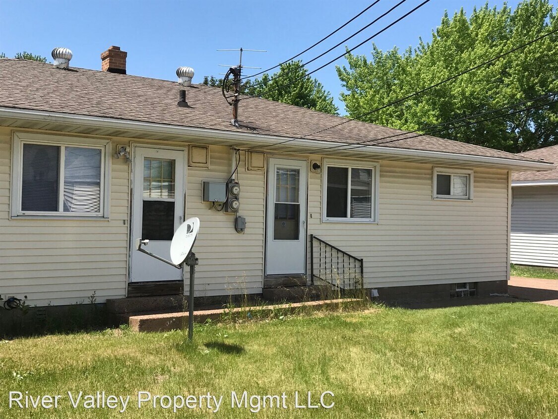 Building Photo - 2601 Pomona Dr