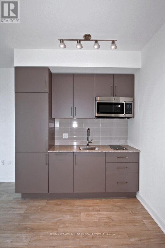 Photo principale - 576 Front St W