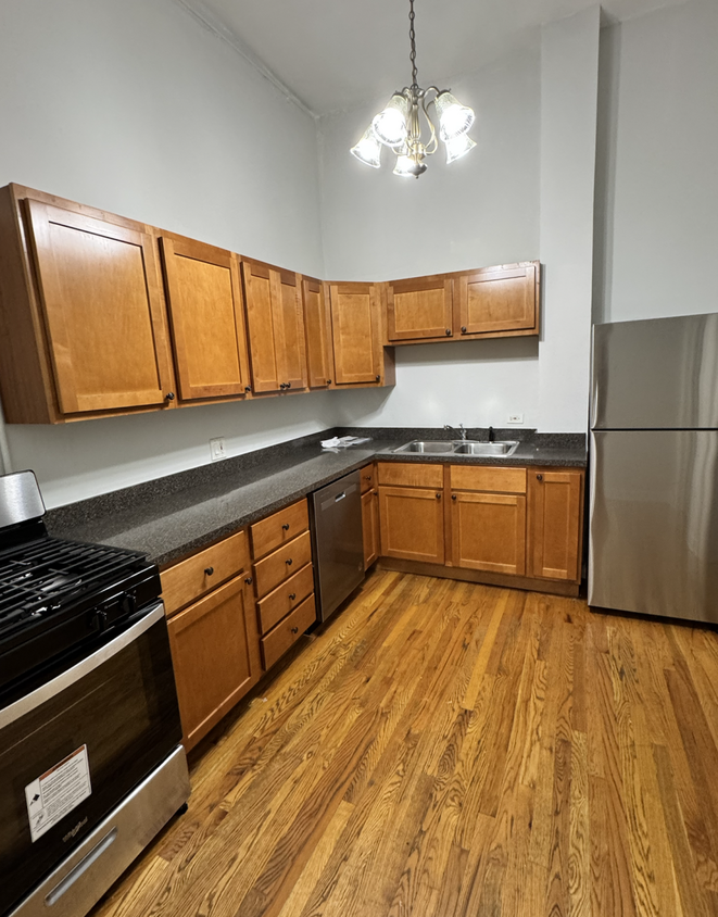 Foto principal - 2 bedroom in Chicago IL 60622