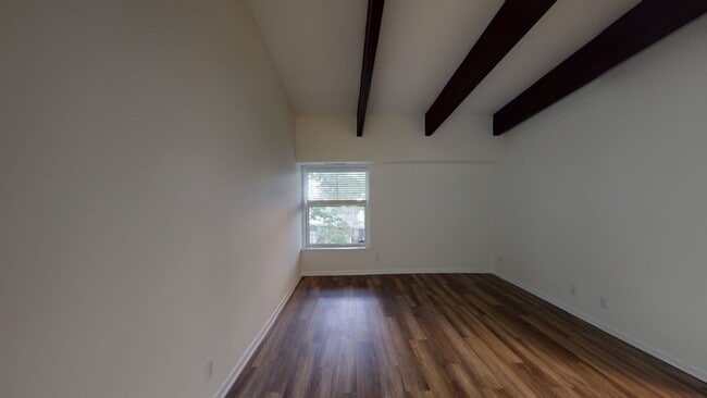 Interior Photo - The Commons at Windsor Gardens