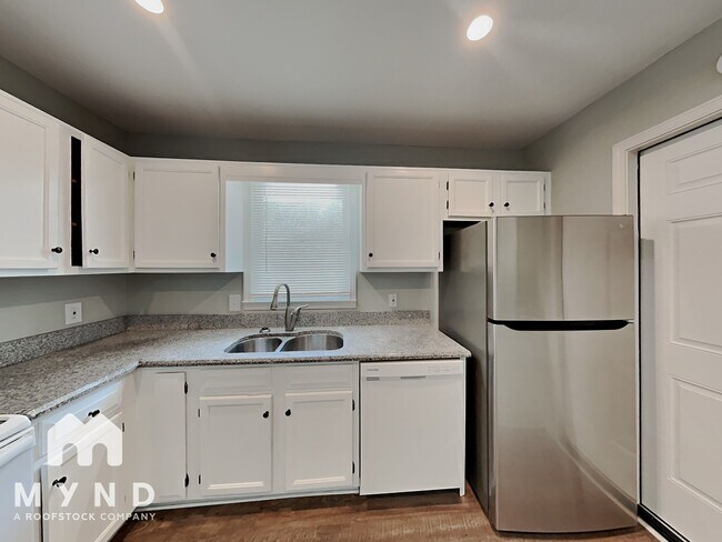Building Photo - 55 Pilgrim Way