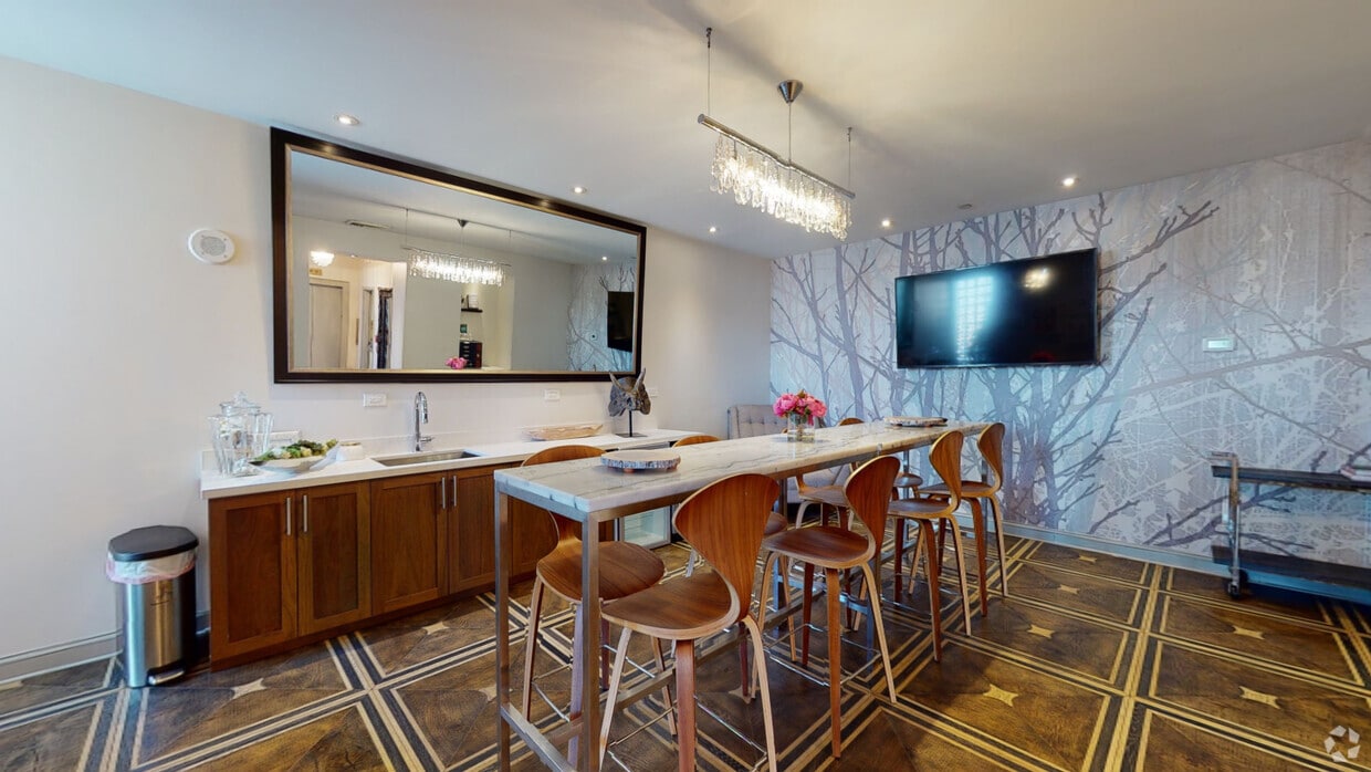 Photo - The Broderick Apartments