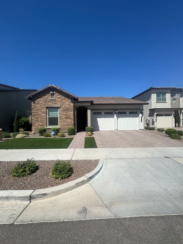 Primary Photo - BRAND NEW HOME IN UNION PARK