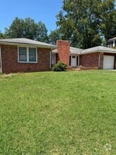 Building Photo - 1725 Cherokee Pl