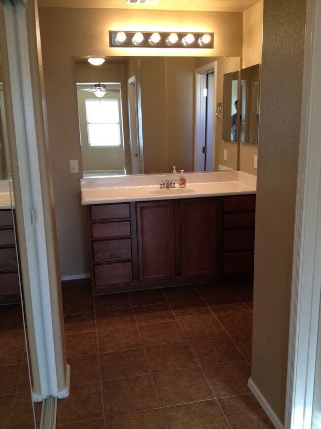 Foto del edificio - 3 Bed/2.5 Bath Great Gilbert Location