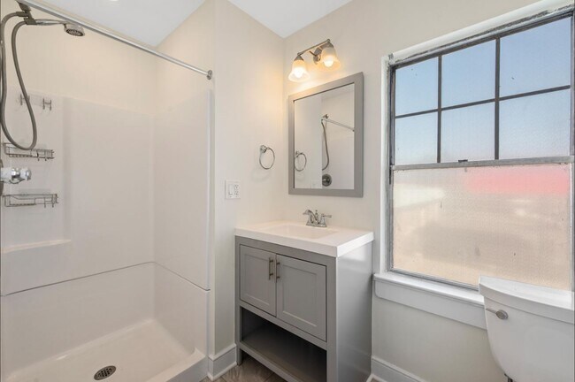 BR - 212 N George St