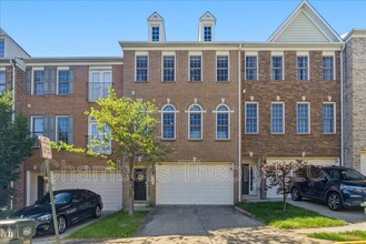 Building Photo - 8407 Chaucer House Ct