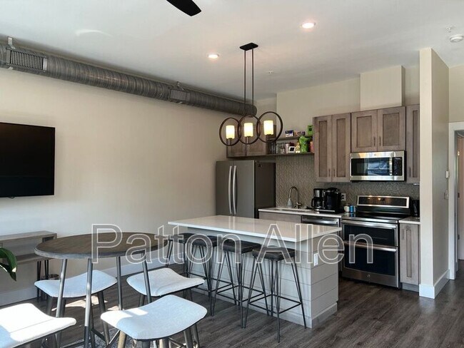 Foto del edificio - 257 Haywood Rd