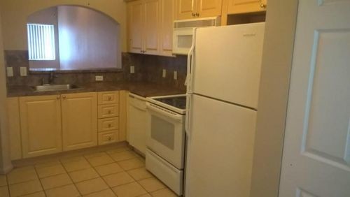 Foto del edificio - 3740 N Jog Rd