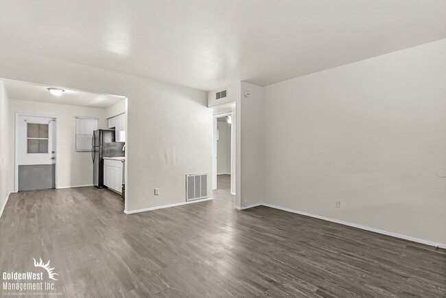 Foto del edificio - Charming 2Bdm 1Ba Apartment in Phoenix - MI Special