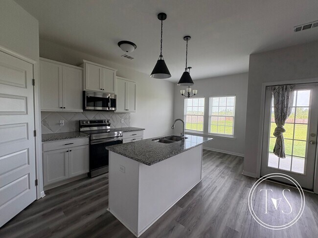 Foto del edificio - The perfect blend of modern living and small-town charm
