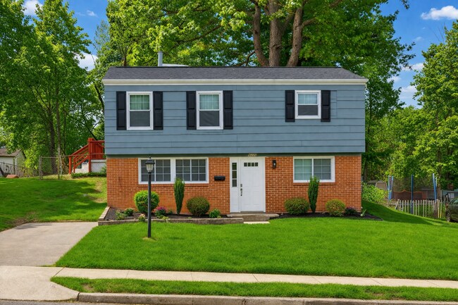 Foto del edificio - 14220 Fallbrook Ln