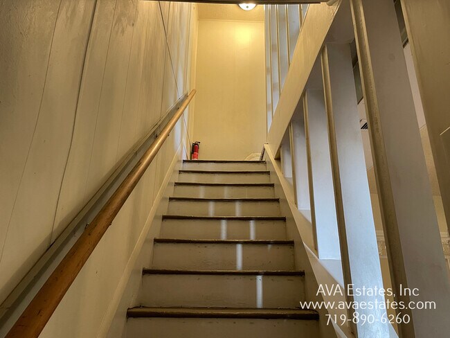 Foto del edificio - 516 W 9th St