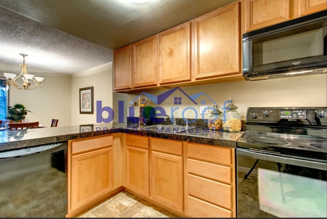 Building Photo - 16840 SW Gleneagle Dr