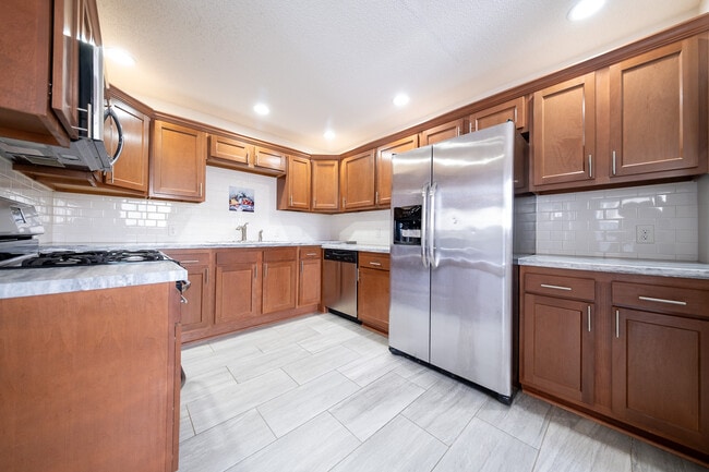 Foto del edificio - 7352 72nd Ln N