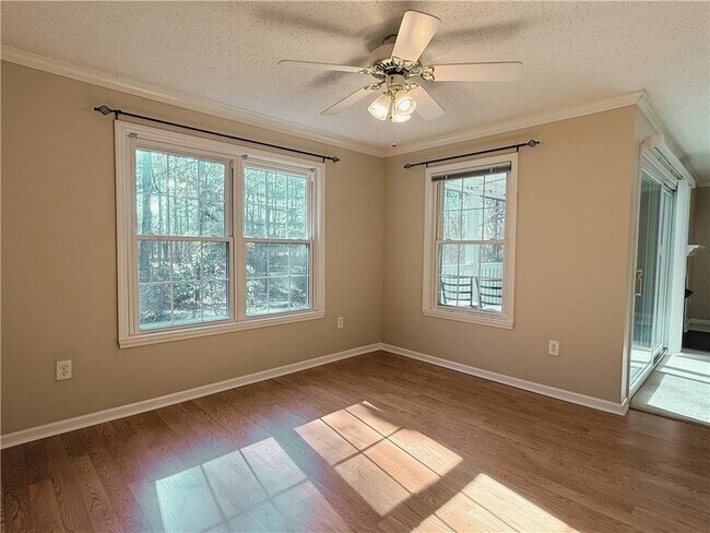 Foto del edificio - 7024 Somerset Cir