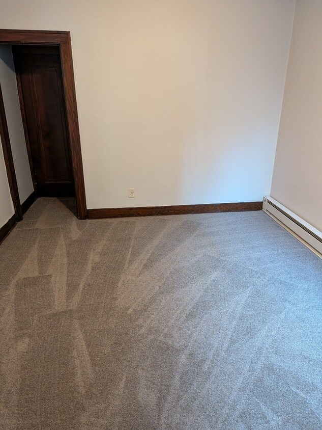 Building Photo - Small one bedroom apartment with Balcony