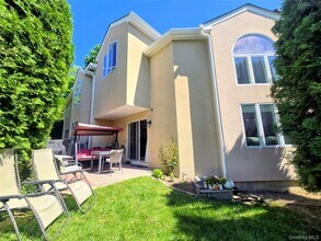 Building Photo - 100 Chateau Hill