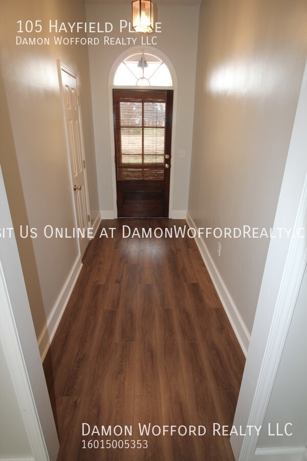 Building Photo - 105 Hayfield Place