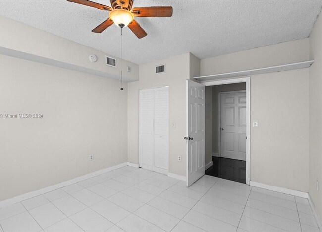 Foto del edificio - 2200 E Preserve Way