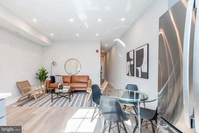 Foto del edificio - 3919 Ridge Ave